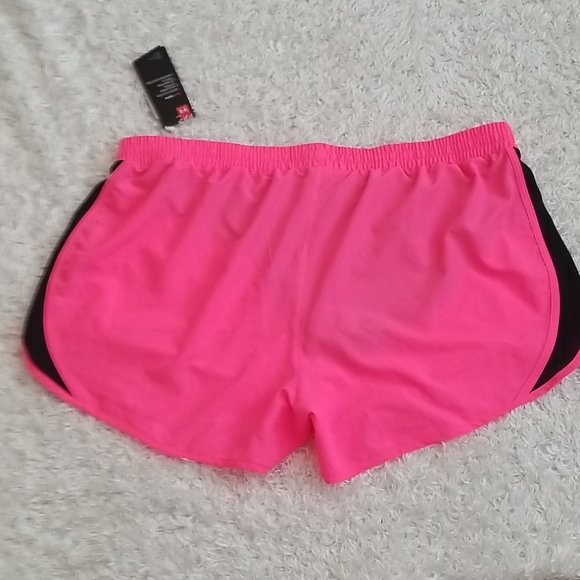 NWT Under Armour shorts with built in undies - Picture 3 of 7